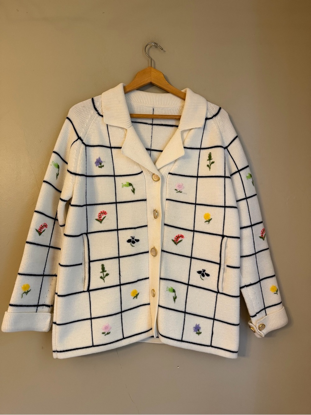 Lilly of California Women Cardigan Sweater Embroidered Knit Button White Floral